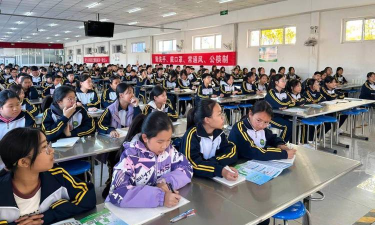 良王庄乡府君庙中学