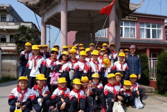 长阳县榔坪镇秀丰桥小学