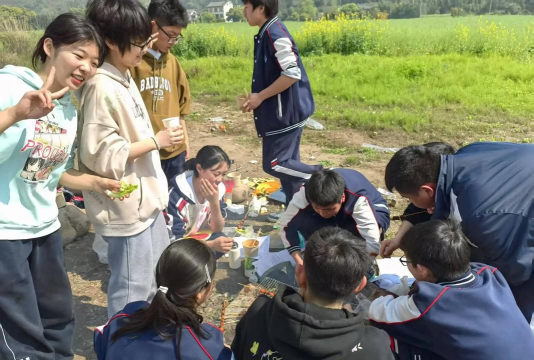 夹江县甘霖初级中学