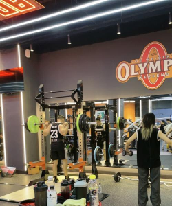 新乡市红旗区大白鲨体育培训有限公司