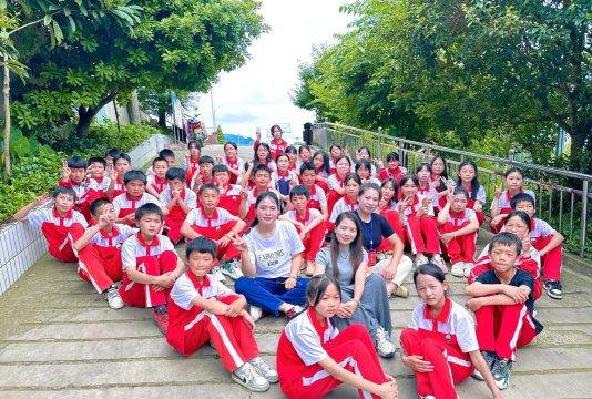 凤庆县凤山镇大摆田完小