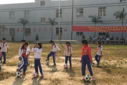 归湖镇狮峰小学