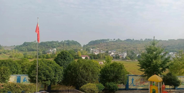 文登市张家产镇中心完小