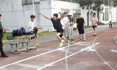 镇江市丹徒区上会中学