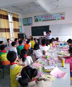 平南镇罗合小学