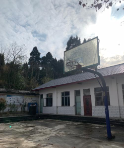 新乡水泥厂学校