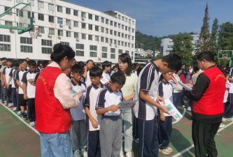 白石头乡三路中学