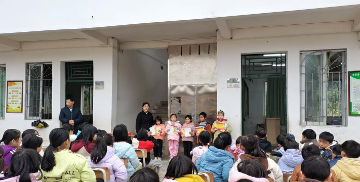 德庆县凤村镇新红教学点