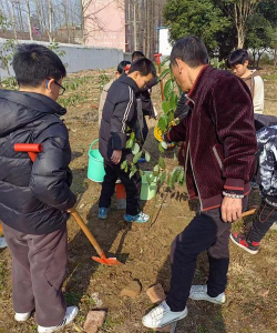 洪湖市万全镇永丰中学