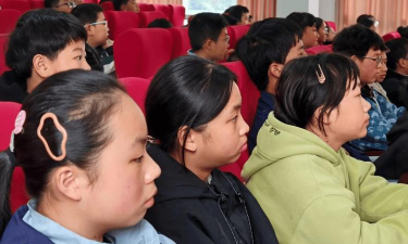 利川市长坪民族初级中学