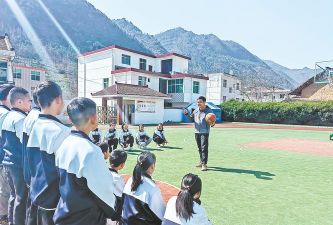 镇安县高峰镇初级中学