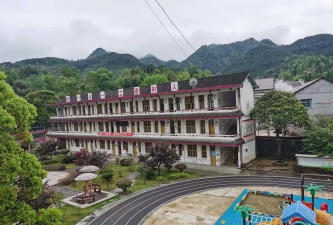 麦地坪乡中心小学