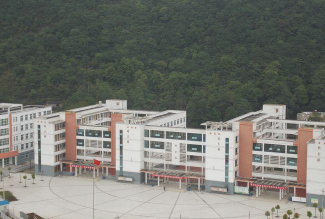 长顺县种获中学