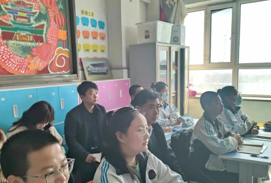 萝北县宝泉岭分局共青中学