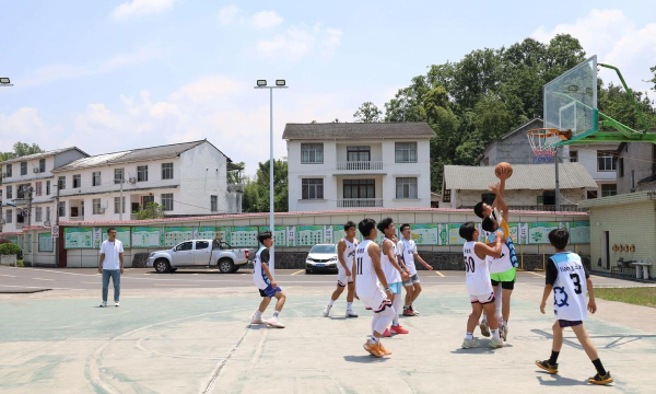 大白乡双庙杨初级中学