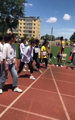 新民市兴隆镇学校