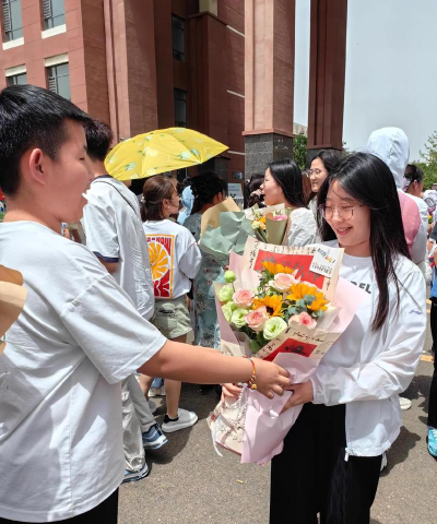 凌源市凌北中学