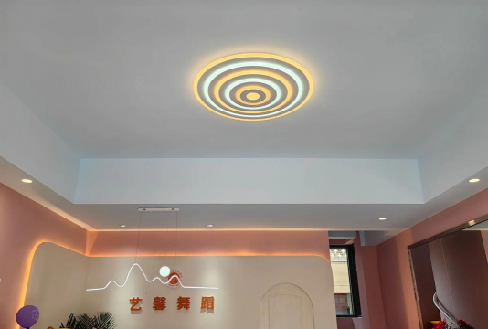 哈密市伊州区馨蔓艺术培训有限责任公司