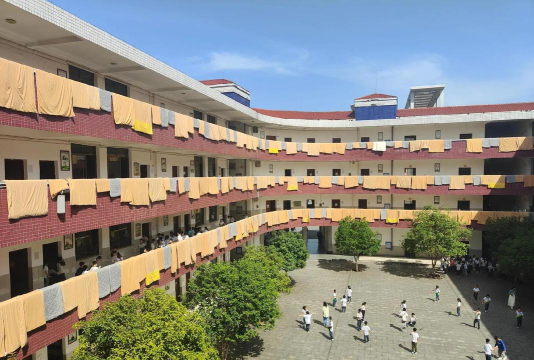 宜宾县古罗镇凉风初级中学校