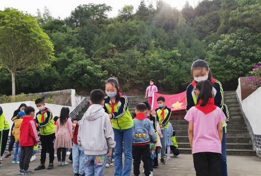 巴州区白庙小学