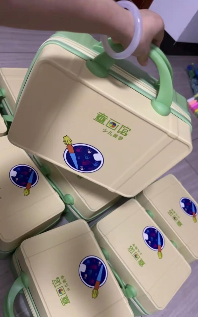 抚州市东乡区童画华阳艺术培训中心有限公司