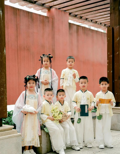 廉江市塘蓬镇鳌岭小学附属幼儿园