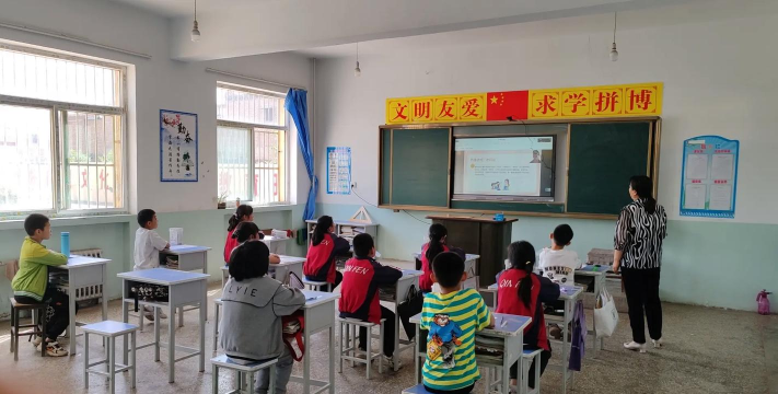 黄土镇马村小学