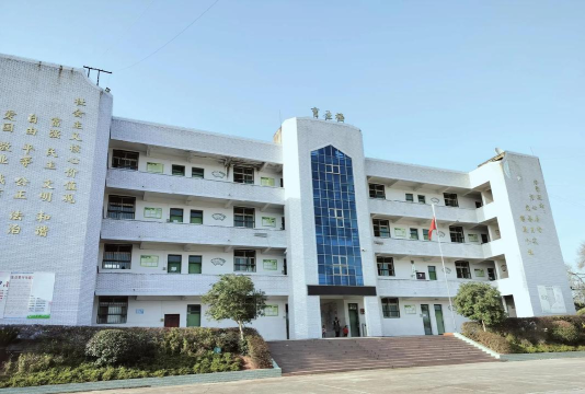 比德乡比德中学