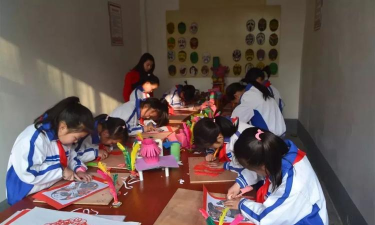 阆中市二龙镇小学校