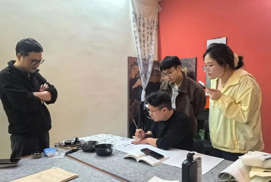 溧阳市小树书画培训有限公司