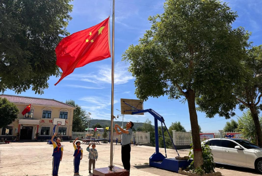 钟山镇升平完小