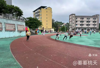 丰都县青龙乡中心小学校