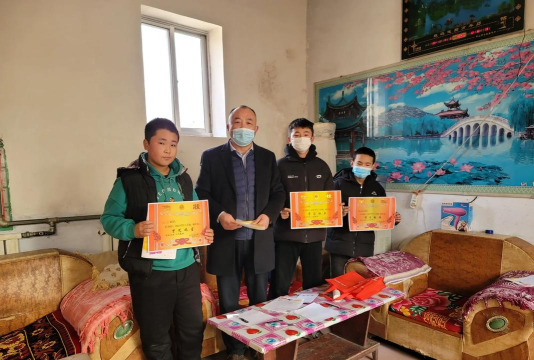 东平县接山乡第一中学