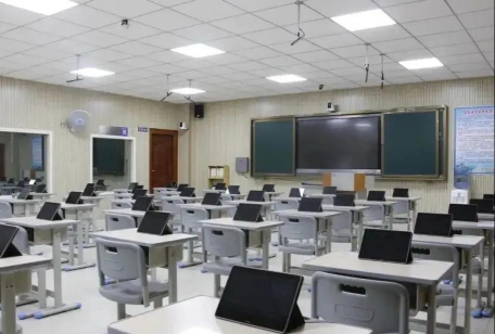 东莞市常平嘉盛实验学校