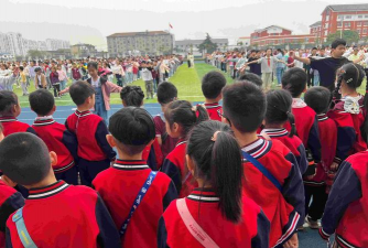 蛤蟆塘镇中心小学