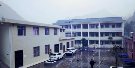 借母溪乡军大坪九年一贯制学校