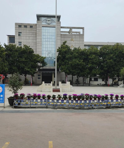 洞口县洞口镇城关一校