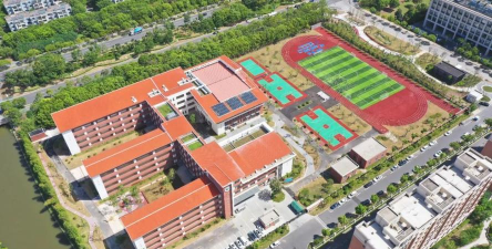 上海建平临港中学