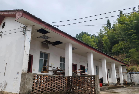 澜石镇番村小学