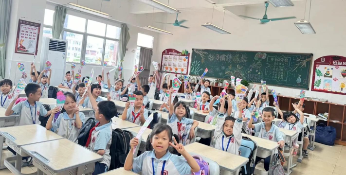 东莞市石龙龙城外国语小学