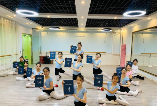 祁门县德林艺术培训中心有限公司