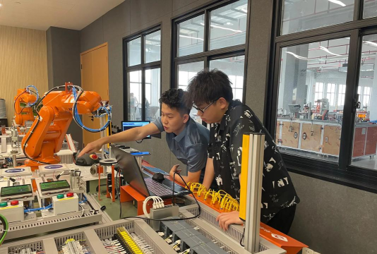 鄂尔多斯市康巴什区未来机器人培训有限公司