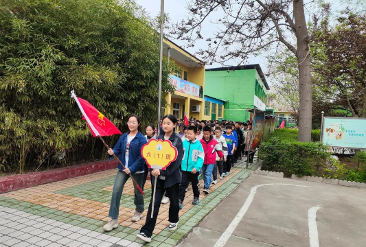 团风县淋山河镇胡桥中心小学