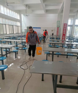 平昌县石垭初中春雨后勤服务部