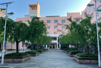 上海市东方曹杨外国语高级中学