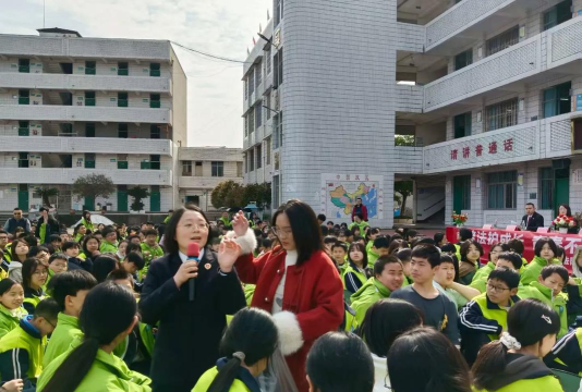 蓬溪县鸣凤镇附南初中