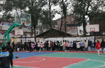 邻水县护邻中心学校初中