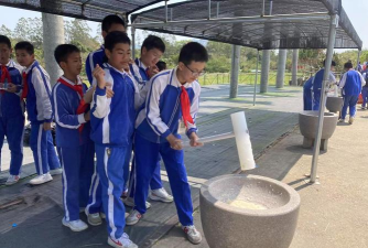 甘霖镇白泥墩小学