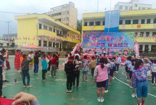 凤庆县凤山镇安庆小学