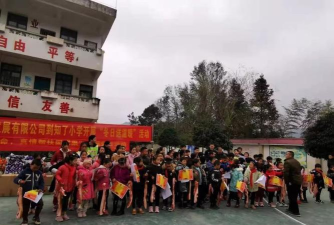 崇义县长龙镇大摆小学